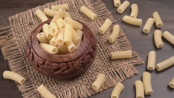 Pasta Cruda Tavolo Legno Con Sacco — Foto Stock