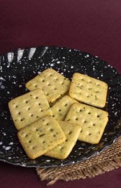 Çuval bezindeki krakerlerin yakın çekim görüntüsü 