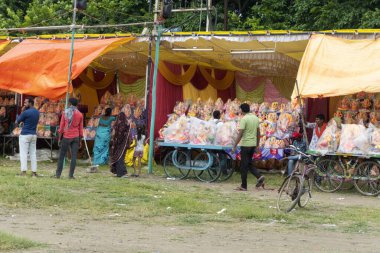 Gündüz vakti tipik Hint pazarı.