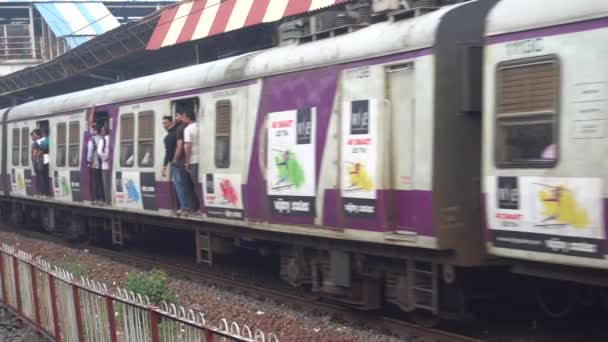 Mumbai Maharashtra India November 2023 Mumbai Local Train Railway Station — Stock Video