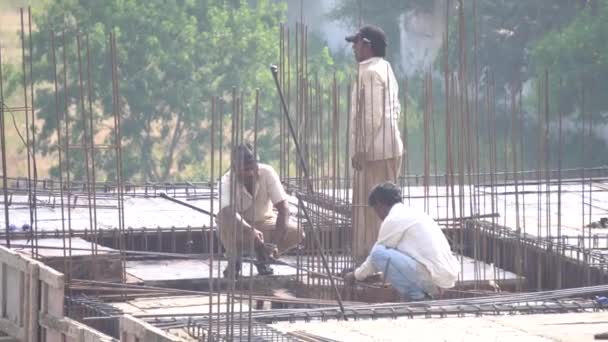 Pune Maharashtra Hindistan Ağustos 2023 Nşaat Alanında Çalışan Işçiler — Stok video
