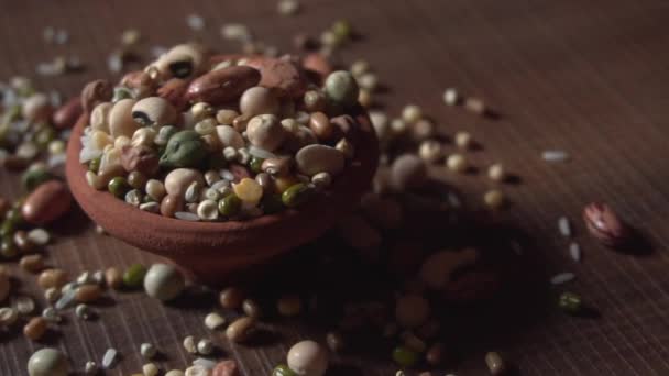 Zbliżenie Materiał Pyszne Azjatyckie Jedzenie Mieszanka Fasoli — Wideo stockowe