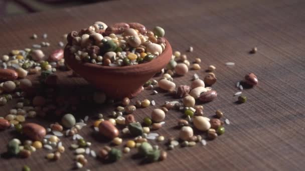 Κοντά Πλάνα Από Νόστιμο Ασιατικό Φαγητό Μείγμα Φασολιών — Αρχείο Βίντεο