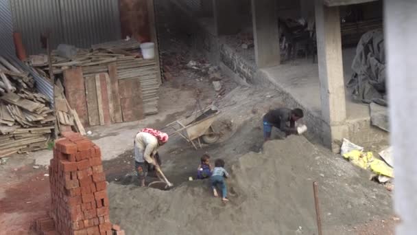 Mother Children Construction Site — Stock Video