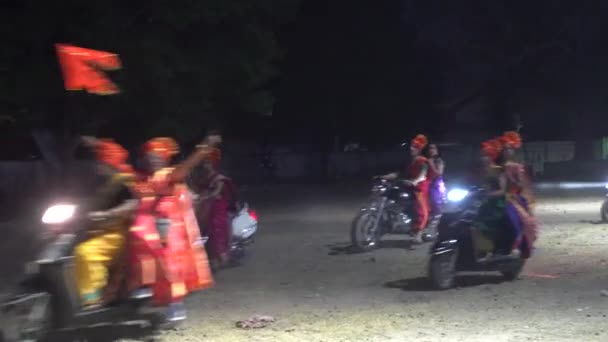 Indiase Vrouwen Traditionele Kleding Paardrijden Fiets Women Bike Rally Internationale — Stockvideo