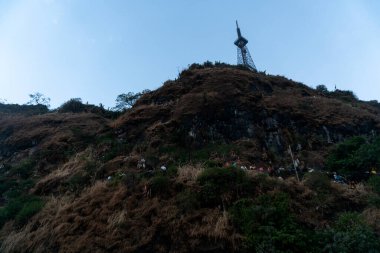 Lohagad Kalesi popüler bir tarihi yapıdır. Malavali yakınlarındaki etkileyici bir tepenin üstünde. Bu yer gezginler arasında oldukça popüler.