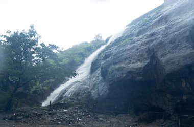 Pune India yakınlarındaki Lonavala 'da muson manzarası. Muson Haziran 'dan Eylül' e kadar Hindistan 'da yıllık yağmur mevsimidir..