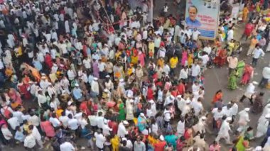 Pune, Maharashtra, Hindistan - 10 Aralık 2023: Aziz Dnyaneshwar Maharaj Palkhi, Dive Ghat, Pandharpur Wari festivali, Pune, Hindistan