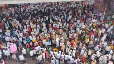 Pune, Maharashtra, Hindistan - 10 Aralık 2023: Aziz Dnyaneshwar Maharaj Palkhi, Dive Ghat, Pandharpur Wari festivali, Pune, Hindistan