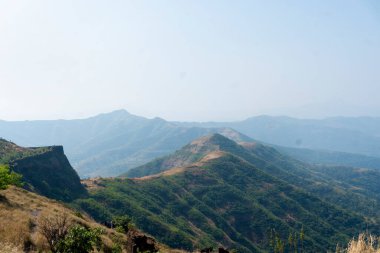 Hindistan 'da dağları olan güzel bir manzara, Pune.