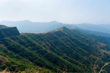 Hindistan 'da dağları olan güzel bir manzara, Pune.