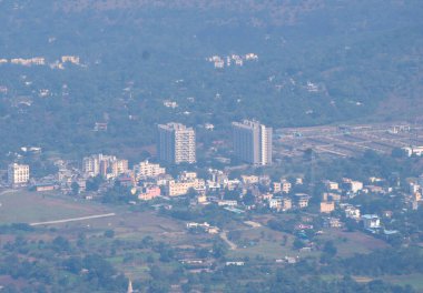 Dağlardaki köyün güzel hava manzarası