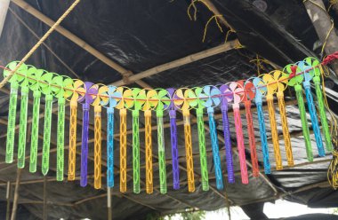 renkli geleneksel Tayland tarzı asma süslemesi