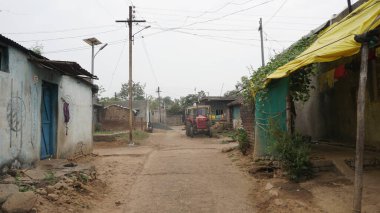 AMRAVATI, MAHARASHTRA, INDIA 12 Aralık 2020: Geleneksel olarak Maharashtra 'nın kırsal kesiminde, bir Hint kırsal alanı olan köyde ev inşa edildi.