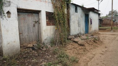 AMRAVATI, MAHARASHTRA, INDIA 12 Aralık 2020: Geleneksel olarak Maharashtra 'nın kırsal kesiminde, bir Hint kırsal alanı olan köyde ev inşa edildi.