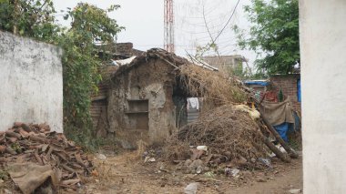 AMRAVATI, MAHARASHTRA, INDIA 12 Aralık 2020: Geleneksel olarak Maharashtra 'nın kırsal kesiminde, bir Hint kırsal alanı olan köyde ev inşa edildi.