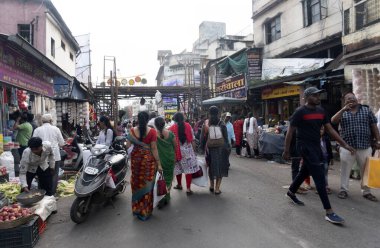 Hindistan 'daki yerel Hintli insanlar.