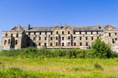 Hartwood Hastanesi, terk edilmiş akıl hastanesi, huzurevi. Baroniyer tarzı hemşire evleri, eski otoparkta çekilmiş fotoğraflar. Lanarkshire, İskoçya