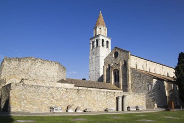 Bazilika di Santa Maria Assunta (İtalyanca: Basilica di Patriarcale di Santa Maria Assunta), Udine 'nin Aquileia şehrinde ve Friuli Venezia Giulia bölgesinde bulunan bir kilisedir.