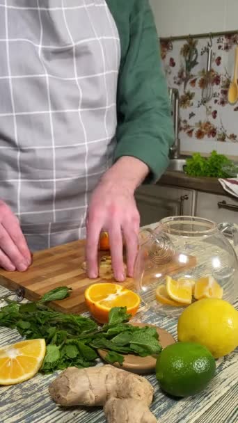 Preparing Invigorating Hot Beverage Domestic Kitchen Vertical Shot Unrecognizable Man — Stock Video
