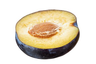 Mavi eriğin yarısı beyaz zemin üzerinde taş ile izole. Paket tasarım elemanı. Dosya kırpma yolu içeriyor.