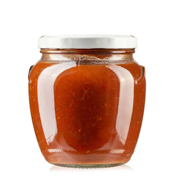 Szklany Słoik Konserwacją Adjika Lub Inny Sos Pomidorowy Odizolowany Białym — Zdjęcie stockowe