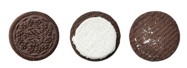 Beyaz arka planda izole edilmiş kremalı çikolatalı kurabiye ayarlar. Oreo Bisküvileri. Dosya kırpma yolu içeriyor.