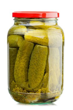 Beyaz arka planda izole edilmiş salatalık kavanozu. Ev yapımı turşu. Sağlıklı yiyecekler. Dosya kırpma yolu içeriyor. Tam alan derinliği.