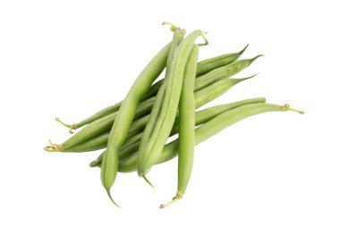 Beyaz arka planda izole edilmiş yeşil fasulyeler. Sağlıklı sebzeler. Dosya kırpma yolu içeriyor.