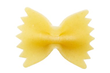 Farfalle makarnası beyaz arka planda izole edilmiş. Dosya Kırpma Yolu İçerir. 