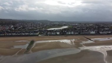 Fransa 'nın Normandiya' daki Trouville-sur-Mer plajı insansız hava aracı tarafından filme alındı.