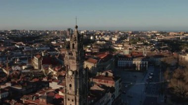 Portekiz, Porto 'daki Clerigos kulesi İHA ile filme alındı.