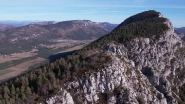 Bauroux tepesinin kemerli görüntüsü