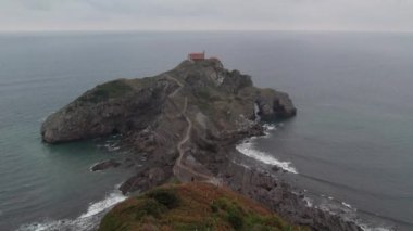 İspanya 'nın Gaztelugatxe Adası Hermitage manzarası
