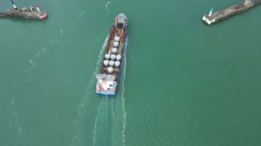 Nakliye gemisi Le Havre insansız hava aracı görüntüsüne giriyor