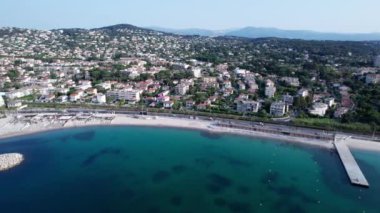 Fransız Riviera Skyview 'deki Golfe-Juan plajı.