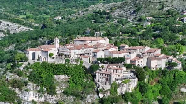 空から見たフランスのアルプスのゴードン村 — ストック動画