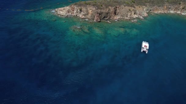 トルトラ島は空から見たイギリス領バージン諸島の入り江 — ストック動画