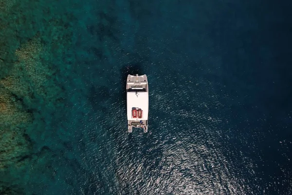 Catamaran Έξω Από Νησί Της Tortola Drone View — Φωτογραφία Αρχείου