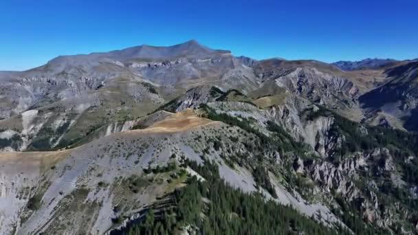 Konteynırın Zirvesinin Panoramik Hava Görüntüsü — Stok video