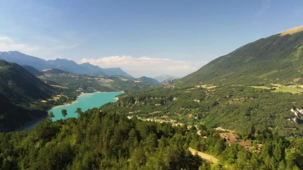 从天空看阿尔卑斯山中的法国蒙特纳德湖 — 图库视频影像