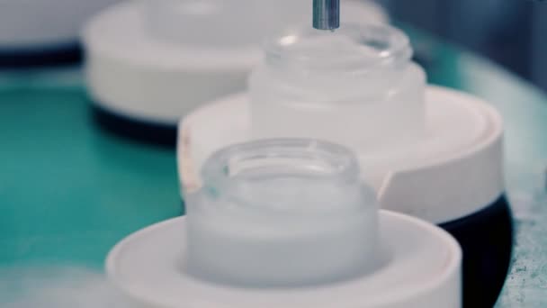 Ligne Industrielle Pour Production Automatique Une Crème Médicinale — Video