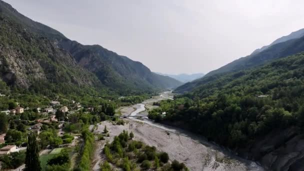 Río Cians Cruzando Pueblo Touet Sur Var Vista Drone — Vídeo de stock