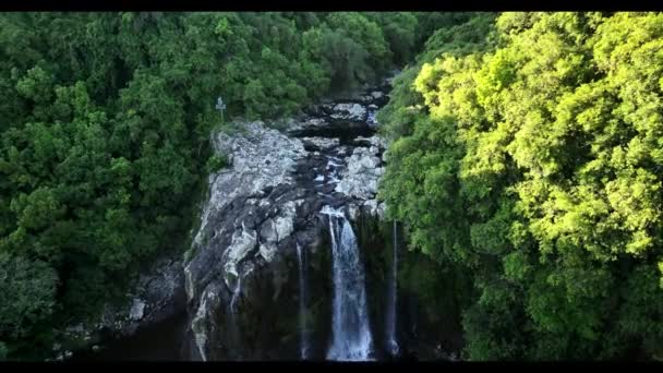 Cascada Cuenca Del Boeuf Isla Reunión Vista Desde Cielo — Vídeo de stock
