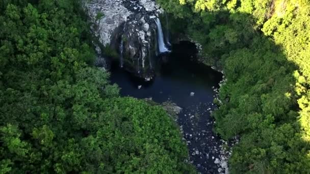 留尼旺岛天景下的布尔夫盆地瀑布 — 图库视频影像
