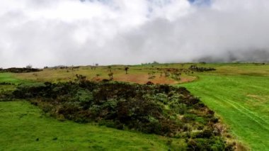 Reunion Adası 'ndaki Plaine des Cafres İHA' dan çekilmiştir.