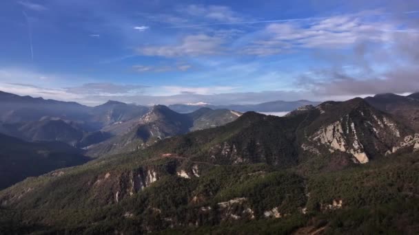 フランスアルプスのエステロン渓谷のパノラマ空中概要 — ストック動画