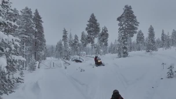Safari Motos Nieve Toundra Finlandés Filmado Por Dron — Vídeos de Stock