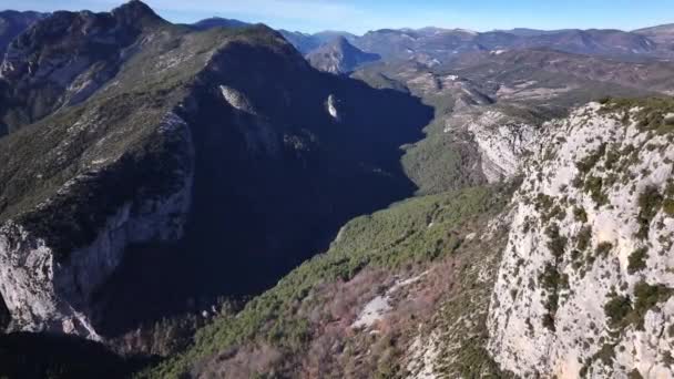 Esteron Vadisi Ndeki Bir Dağ Sırtının Drone Görüntüsü — Stok video