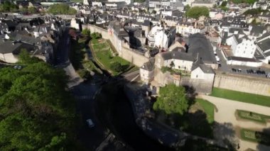 Saint-Pierre de Vannes Katedrali ve bahçesinin panoramik hava manzarası